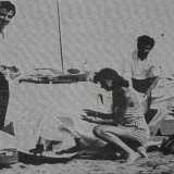 I manufatti venivano acquistati a cifre irrisorie dagli �sgamm�tte� ossia i venditori ambulanti che appunto "sgambettavano" di citt� in citt� per rivenderli a prezzi molto pi� alti (foto tratta dal volume "Capurso tra storia e cronaca" di Gino Pastore)